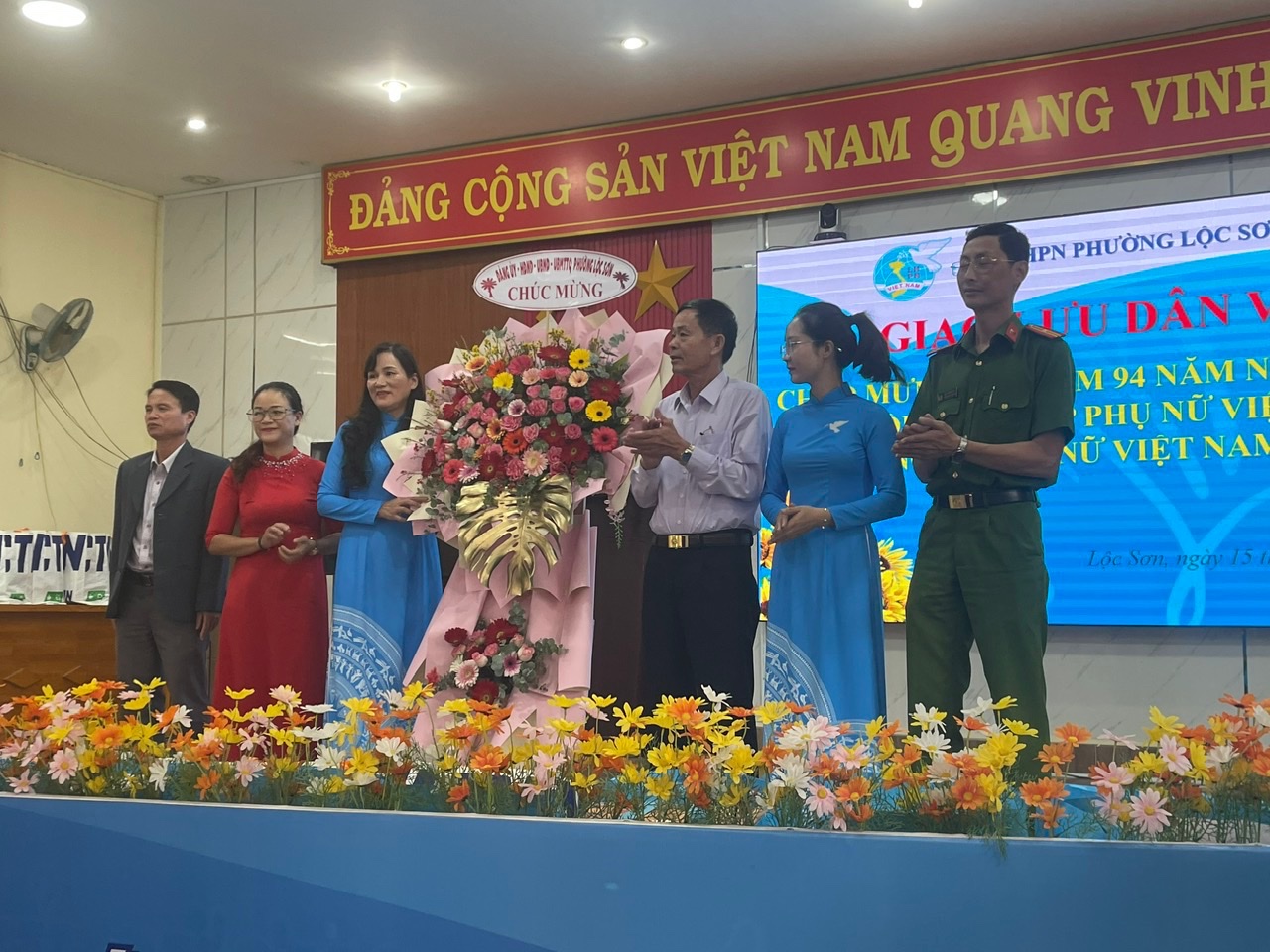 TỔ CHỨC NGÀY QUỐC TẾ 20/10 CHO 22 CHI HỘI PHỤ NỮ PHƯỜNG LỘC SƠN
