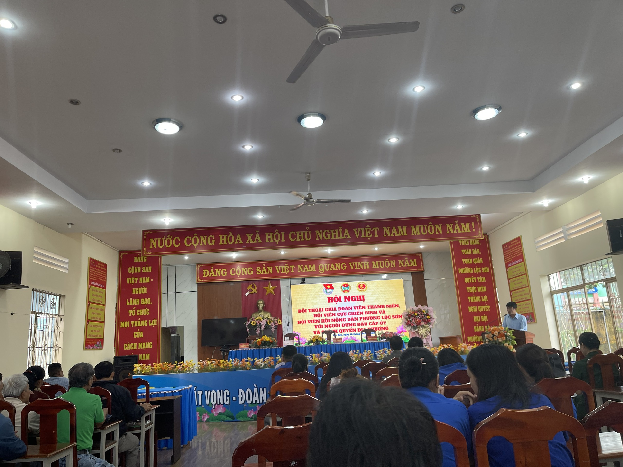 Chiều ngày 14/10/2024 chính quyền địa phường đối thoại với Hội CCB, Đoàn Thanh Niên, Hội Nông Dân Phường Lộc Sơn